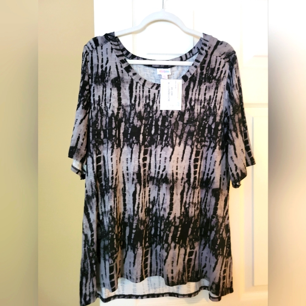Lularoe Boyfriend top NWT